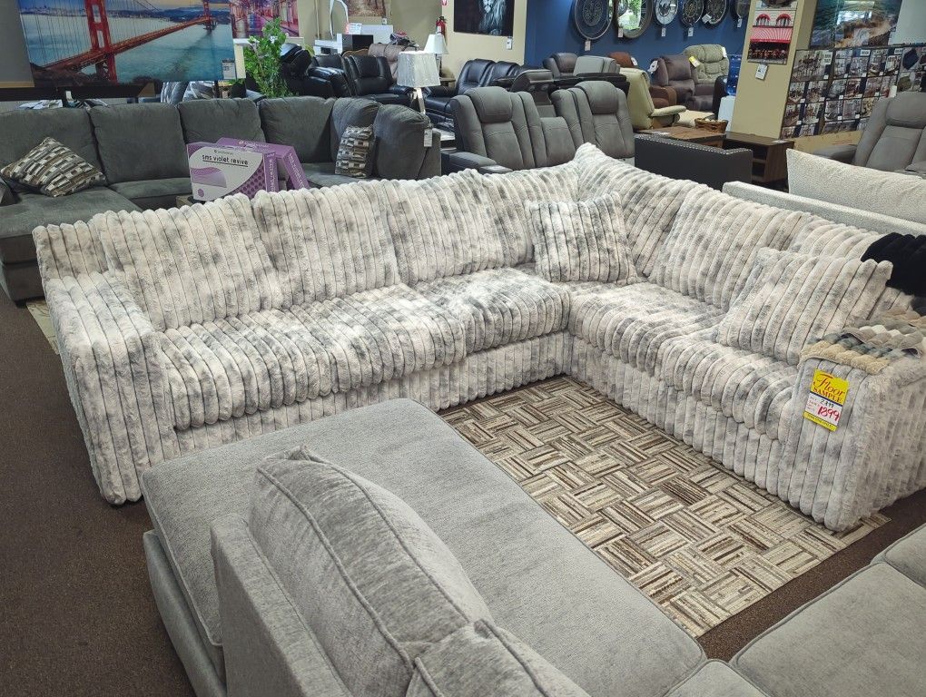 GREAT SECTIONAL SUPER COMFY
