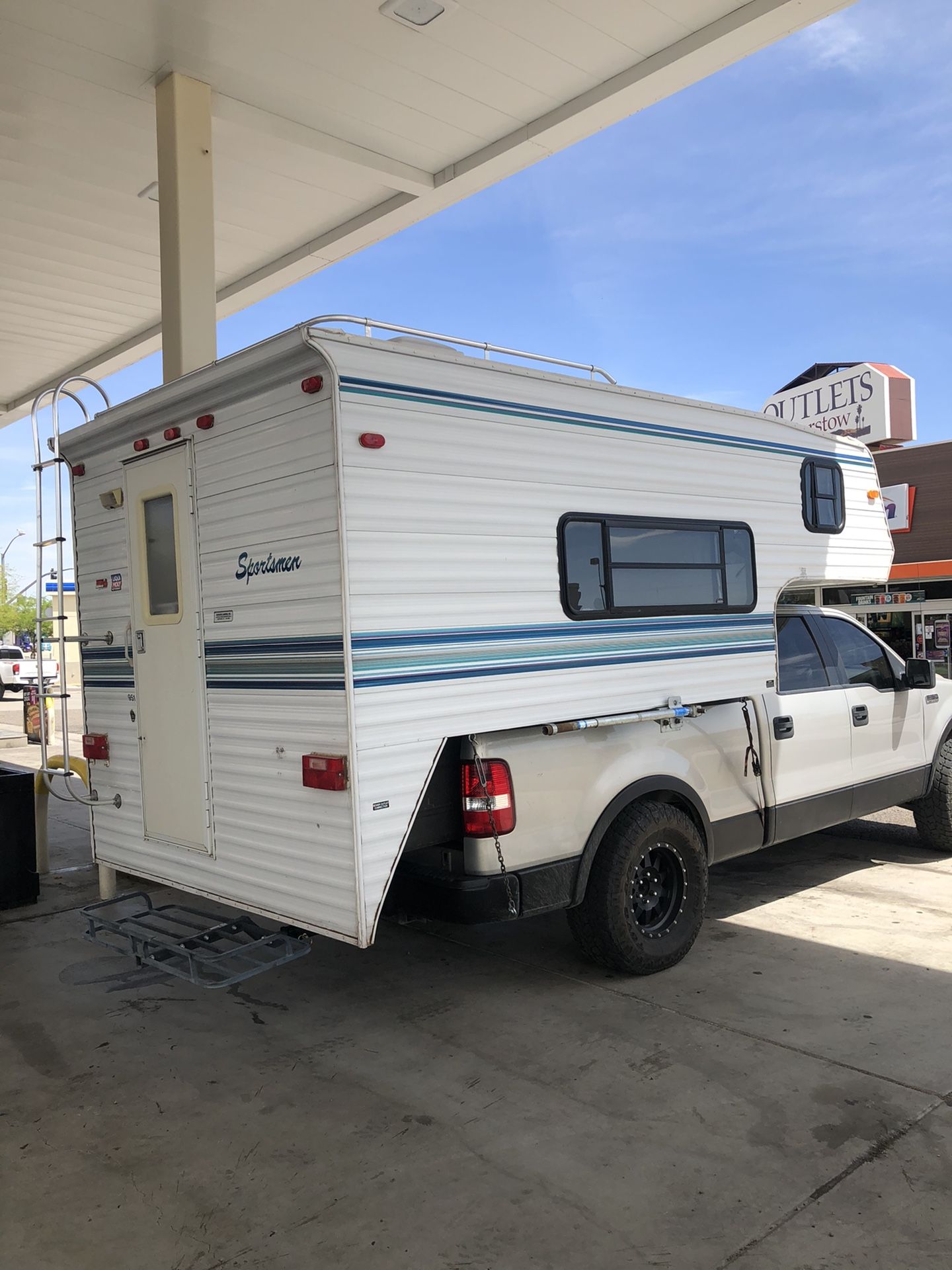 1999 sportsman cab over camper