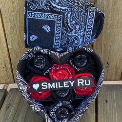 Bandana Roses In Heart Shaped Box