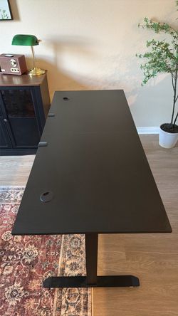 Computer desk