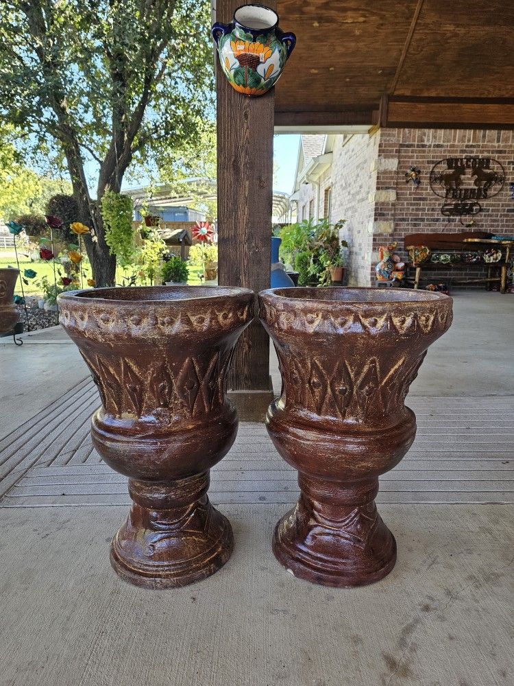 Brown Urn Clay Pots . (Planters) Plants, Pottery, Talavera $85 cada una.