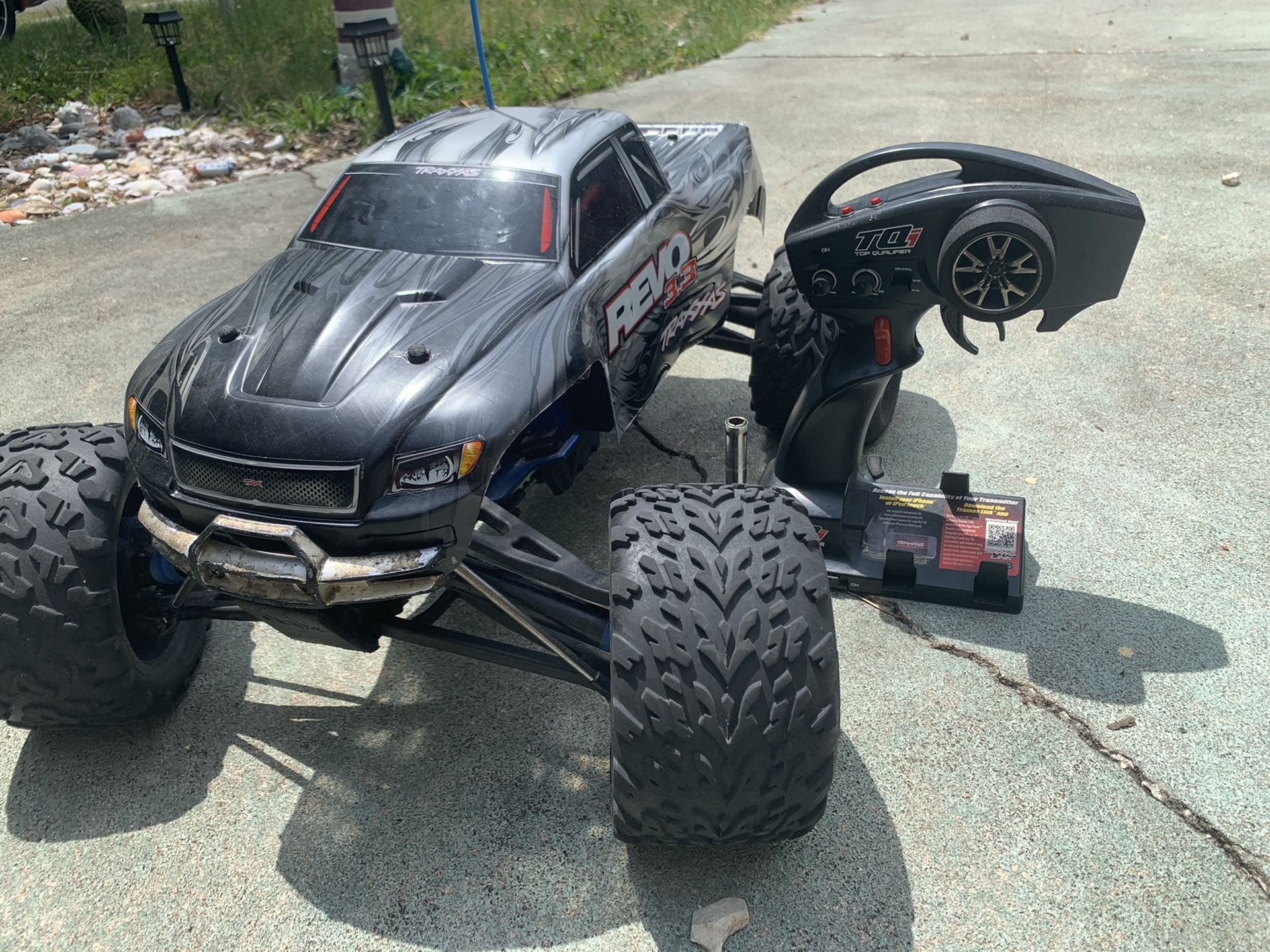 Traxxas nitro Revo 3.3