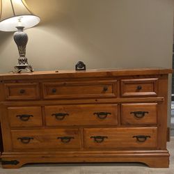 Beautiful Wood Dresser With 8 Drawer $ 480