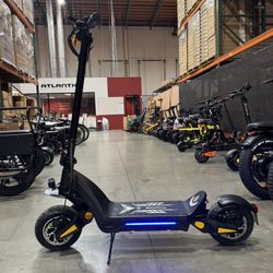 Dual-motor high-speed electric scooter