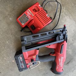 Milwaukee 16 G Nailer 18v