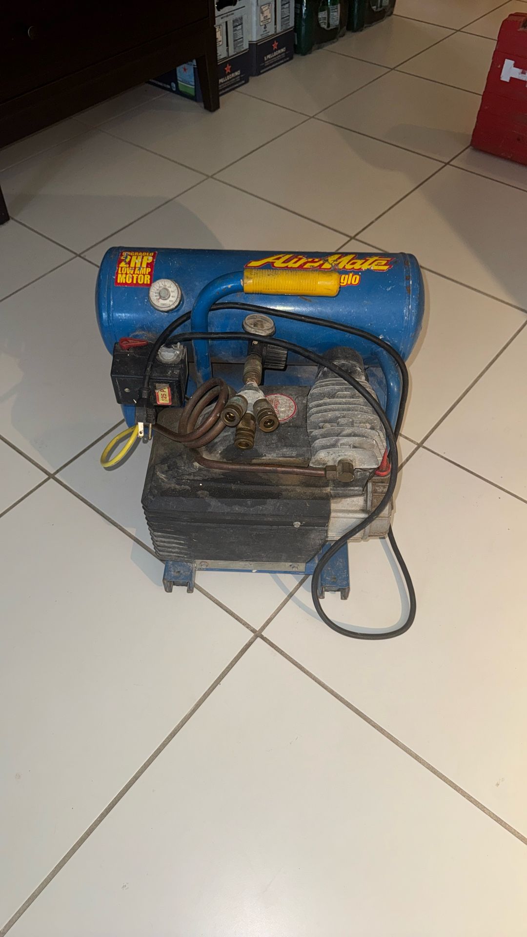 EMGLO 2HP OIL COMPRESSOR