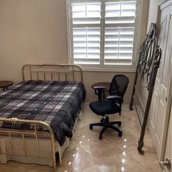 Beautiful Queen Size Brass Bed Frame!!