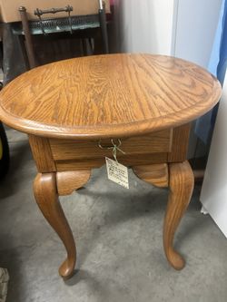 SOLID WOOD TABLE