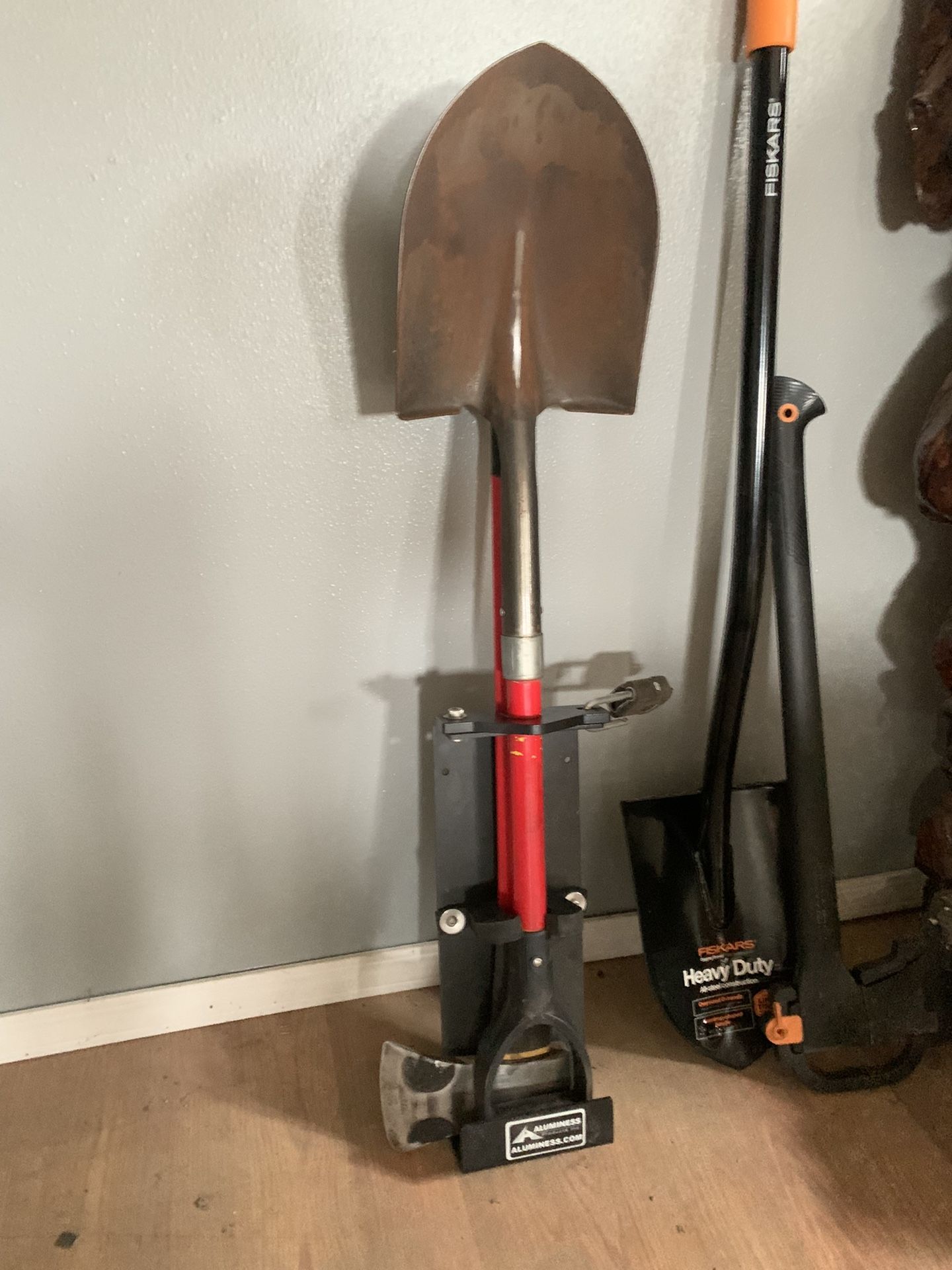 Overland Axe And Shovel Combo