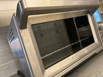 "Cuisinart®’s Chef’s Convection Toaster Oven, deep cleaned. its XL stainless steel capacity can fits 9x13 pan / 13"" pizza)
