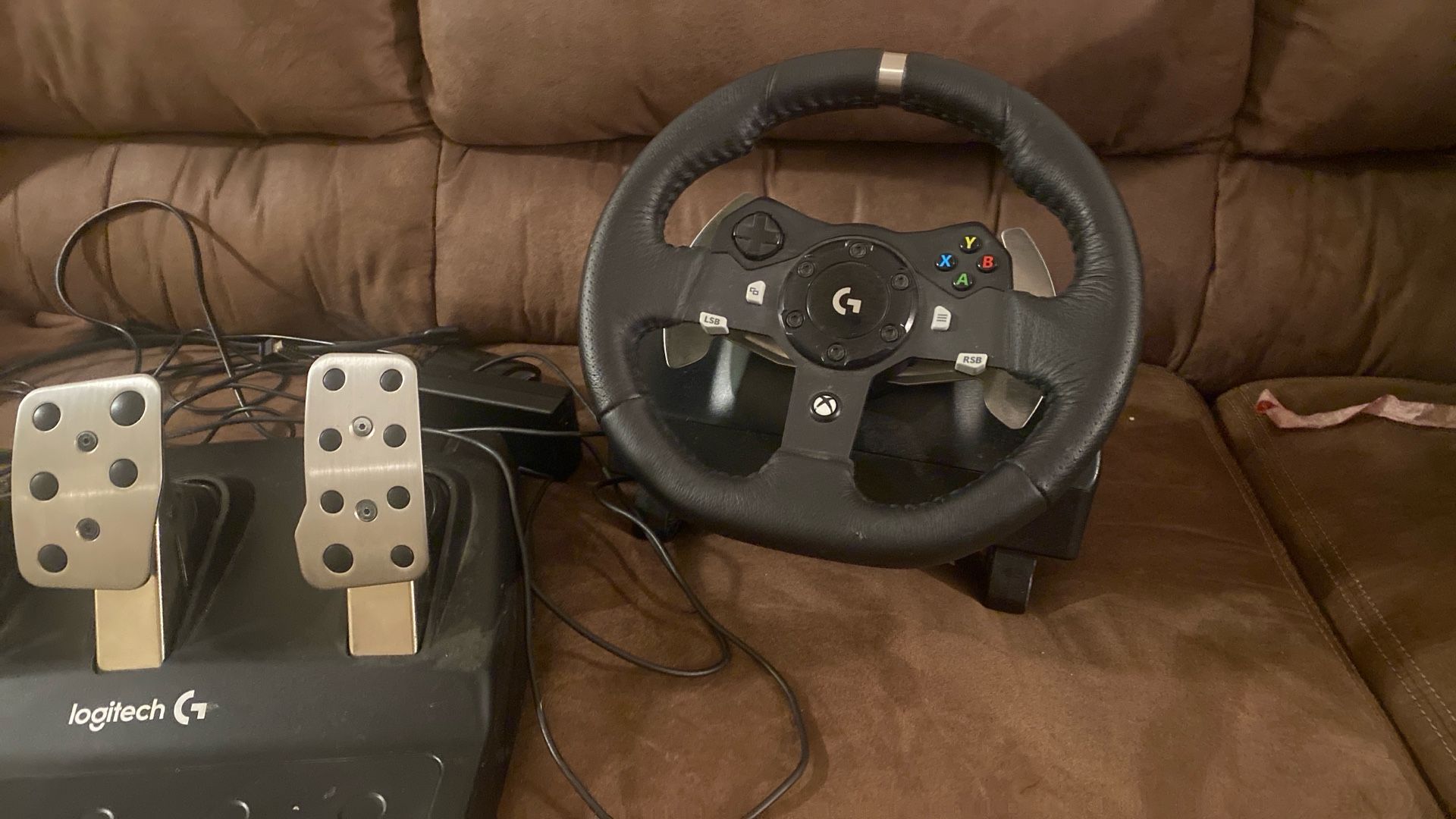 Logitech G920 Racing Wheel and Pedals
