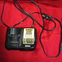 DeWalt DCB112 12V-20V max LITHIUM ION BATTERY CHARGER 