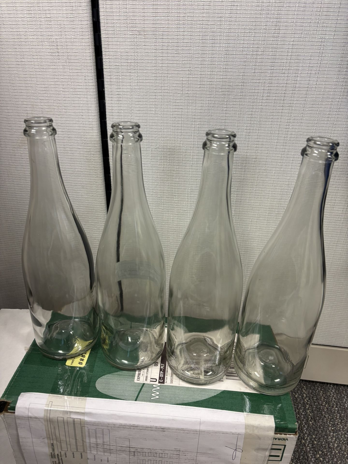 Box Of 4 Wine Bottles - New