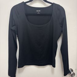 black scoop long sleeve