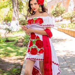 Variedad de Vestidos y Blusas, Damas y Niñas Variety of Dresses & Blouses, Women & Girls Prices Vary - Precios Varian 1513 Cabrillo Ave Torrance, M-Sa