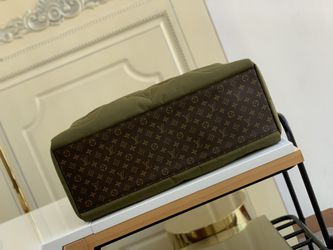 Louis Vuitton Onthego GM Bags for Sale in Toms River, NJ - OfferUp