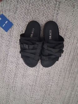 Black size 9 draco slides