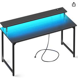 Computer Desk (table)