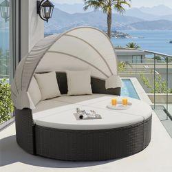 Round Daybed with Retractable Canopy