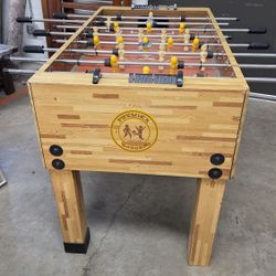 Foosball  Table Very Good Condition  /