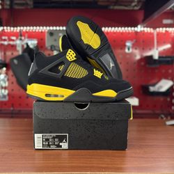 Jordan 4 Retro Thunder 2023