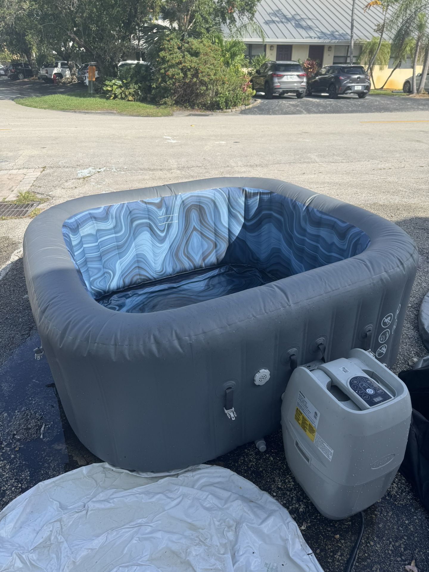 Bestway SaluSpa Hawaii AirJet Inflatable Hot Tub Spa