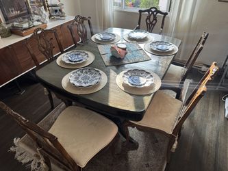 Elegant Vintage Dining Set – Table with 6 Chairs