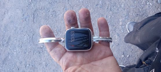 Series 7 apple watch (locked)