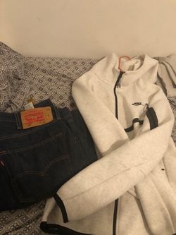 TAKE LEVI 501s AND A WHITE NIKE TECH FOR 55