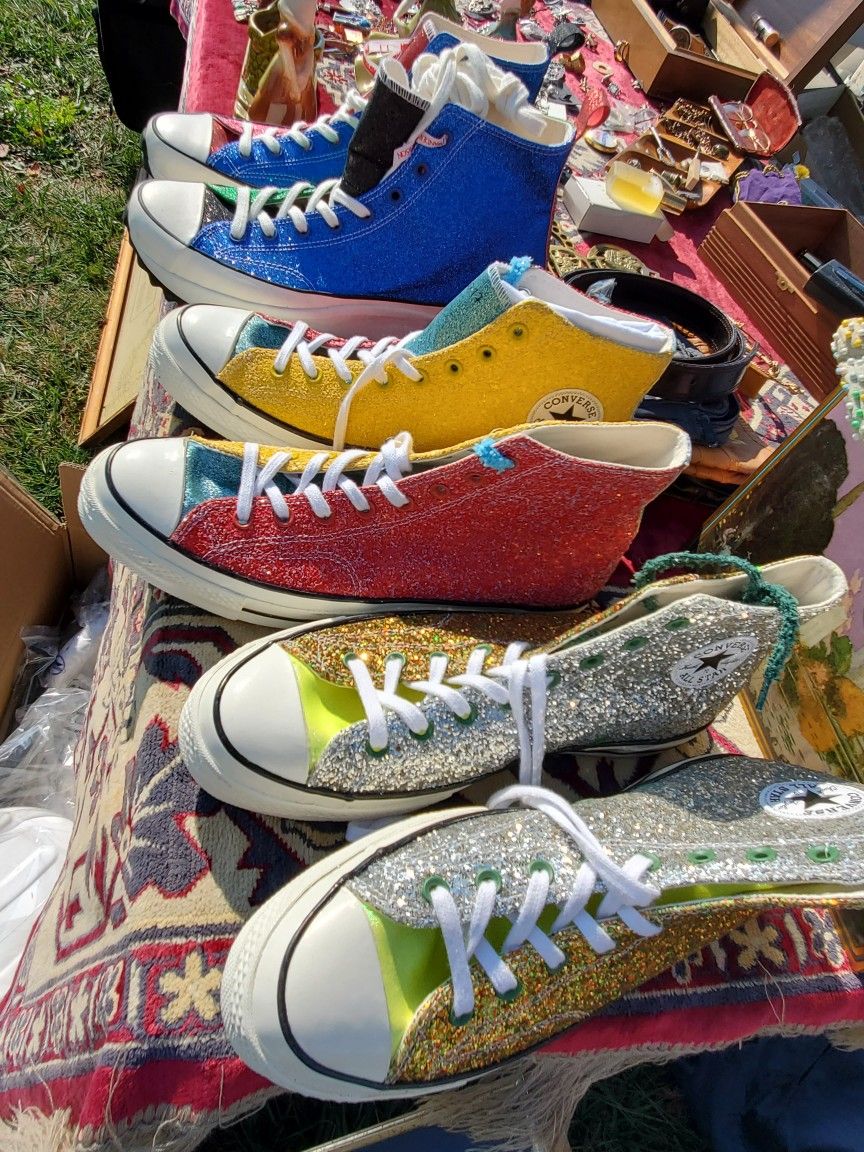 New, CONVERSE ALL STAR Size 11 Chuck Tylor Glitter Shoes