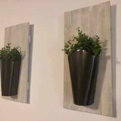 Farmhouse Style Wooden Wall Hanging Plant Displays