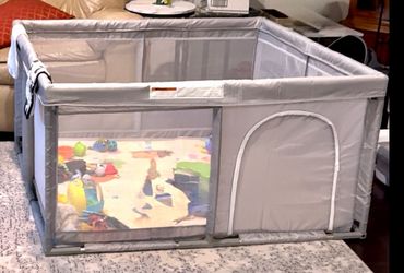 Play fence and baby bathtub