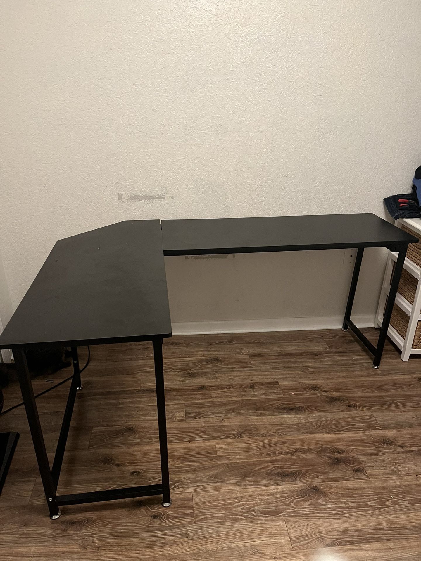 LShaped Desk for Sale in Tampa, FL OfferUp