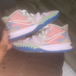 Nike Kyrie 7 1 World 1 People