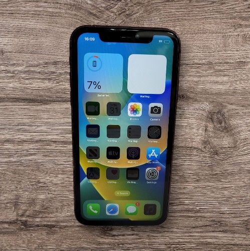 Iphone 11 64GB Unlocked [Face ID Issue ]
