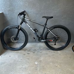 Giant Mountain Bike 