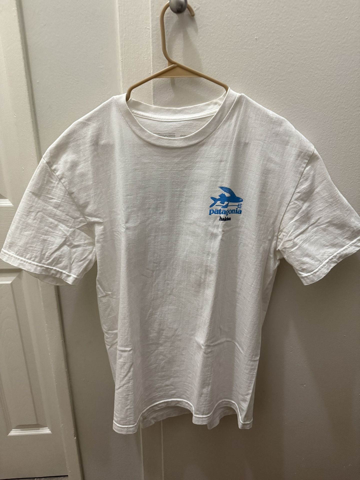 Patagonia White T Shirt Mens Size L Large (Fits like a Medium M)