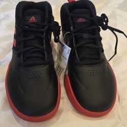 Adidas Nuevos Size 5 