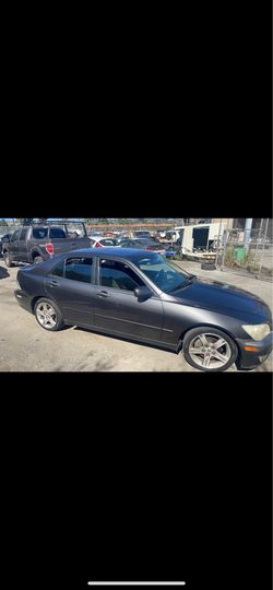 2004 Lexus IS