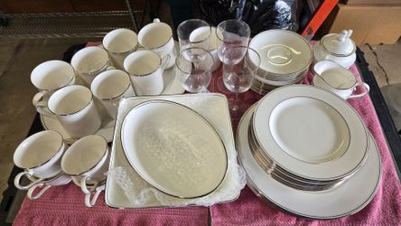 Lenox 8 pc. Federal Platinum China Set.