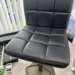 Black Swivel Hi top Chair Bar Stool