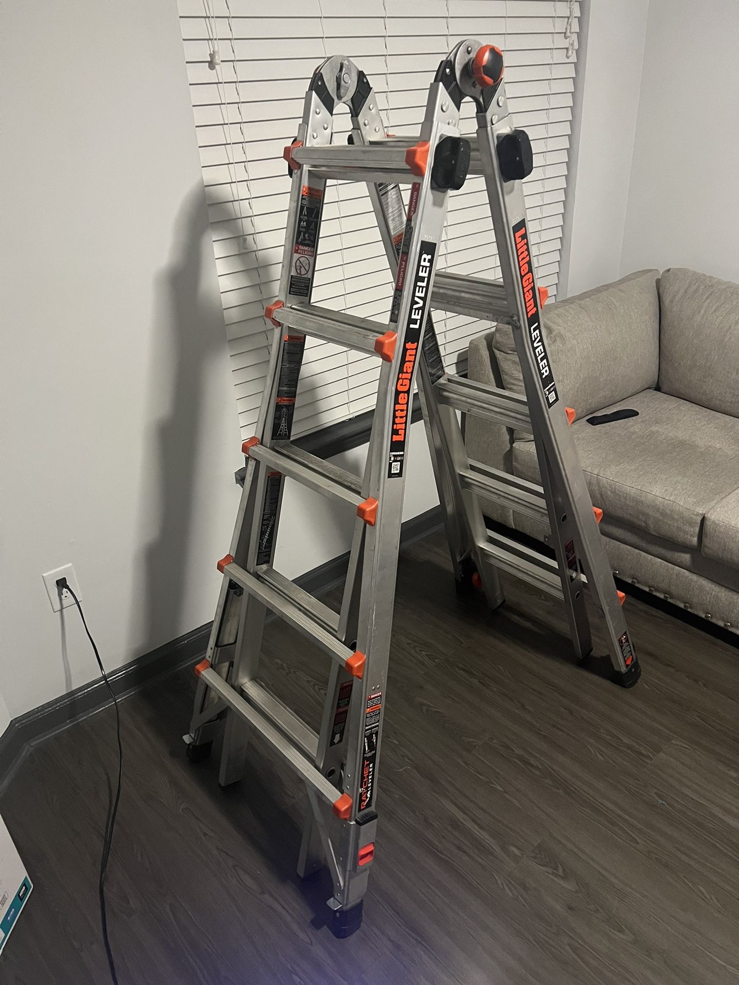 Little Giant Ladders Leveler M22 with Leg Levelers Aluminum 22-ft Reach Type 1A- 300-lb Capacity Telescoping Multi-Position Ladder