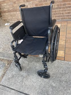 Light Weight Wheelchair 18” Seat