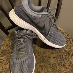 NIKE NÚMERO EN LA FOTO 