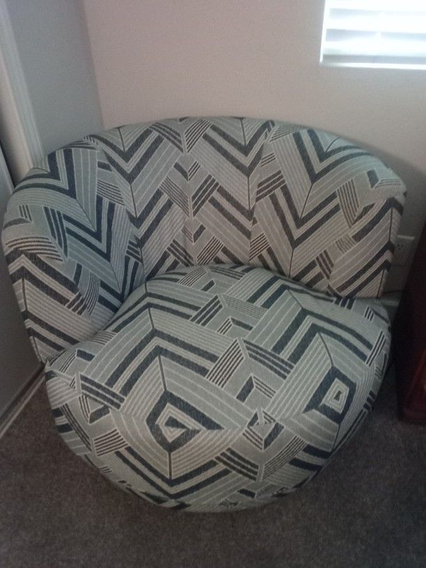 Swivel chair
