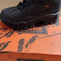 WORX RED WING STEEL TOE BOOTS 9.5 BRAND NEW NEVER WORN IN BOX/OBO....$50