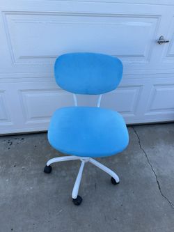 Beautiful Turquoise Velvet Chair