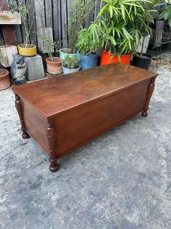 Vintage Antique Style Blanket Chest
