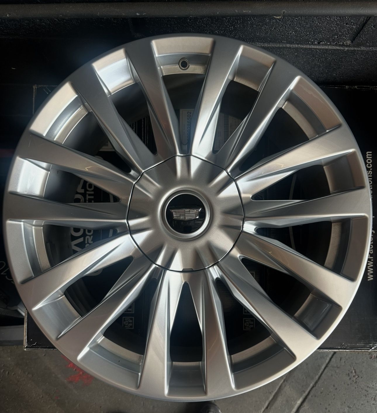 22” CADILLAC ESCALADE WHEELS OEM
