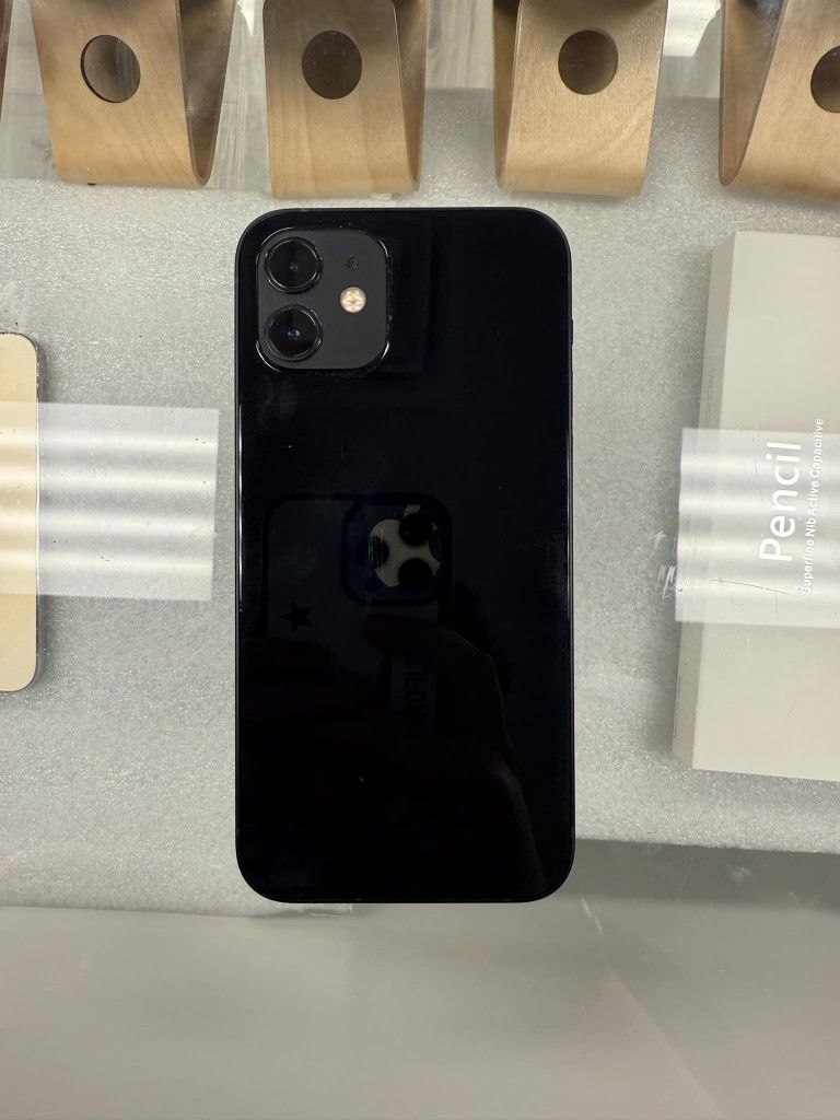 Iphone 12 Unlocked64GB +1 Month Warranty